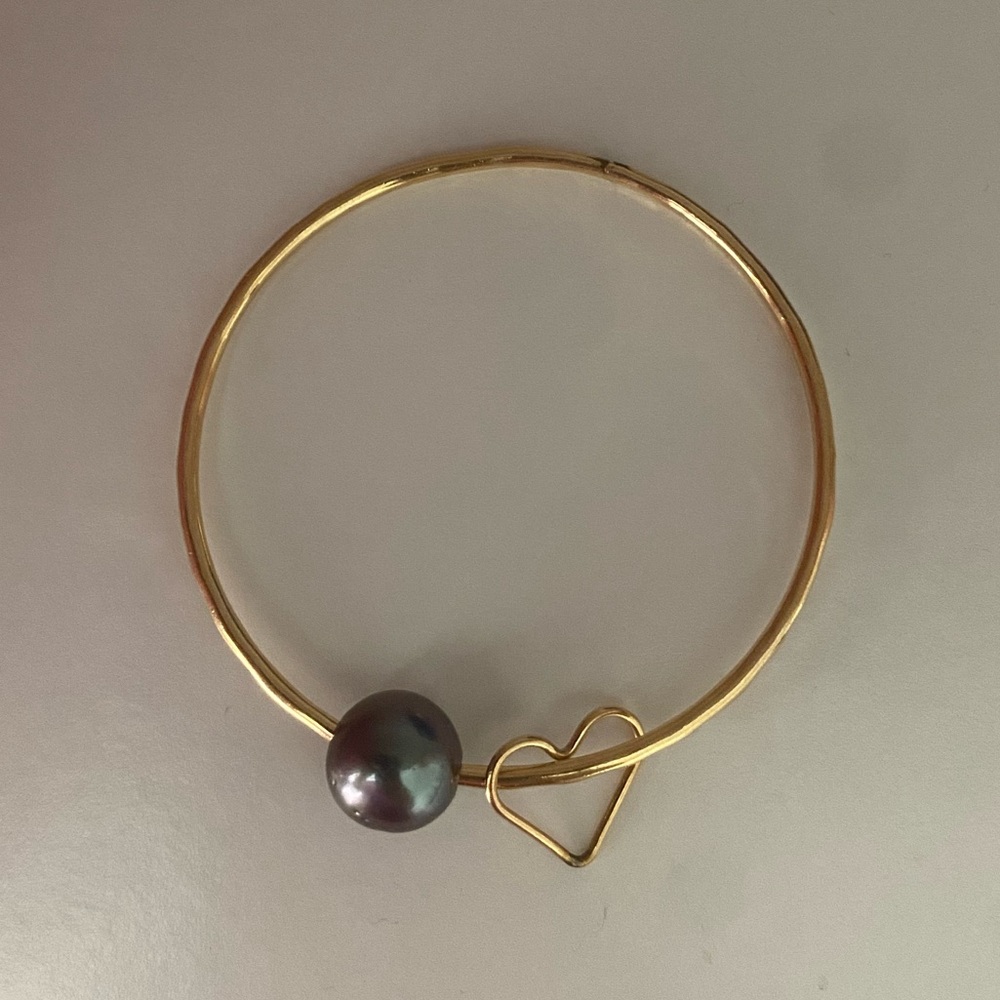 14k filled wire bangle with Pearl